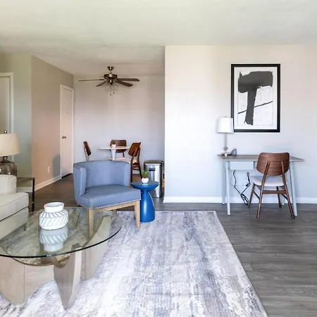 Landing Modern With Amazing Amenities * Nashville