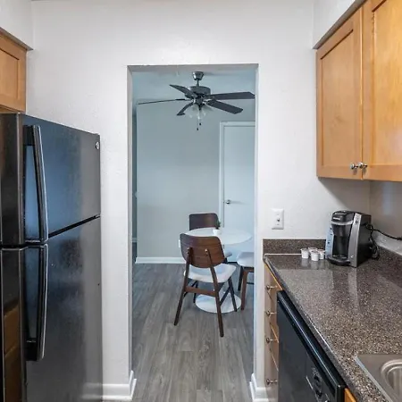 Landing Modern With Amazing Amenities Nashville