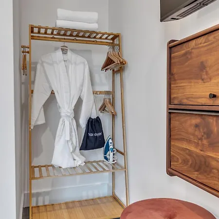Rooftop Hot Tub & Game - 3 Miles To Downtown Holiday home Nashville