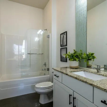 4 Designer Loft Units - Min To Broadway Hotel 4*