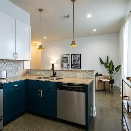 4 Designer Loft Units - Min To Broadway 4*