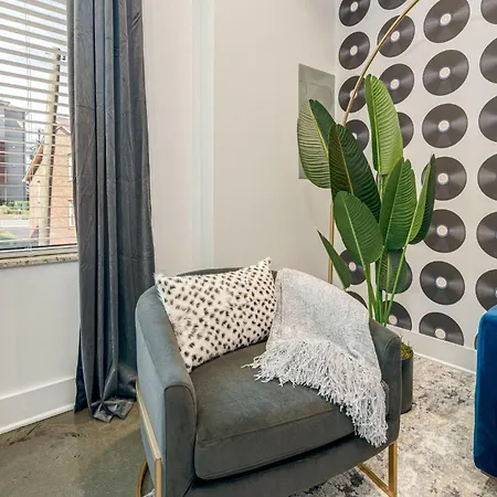 4 Designer Loft Units - Min To Broadway Nashville