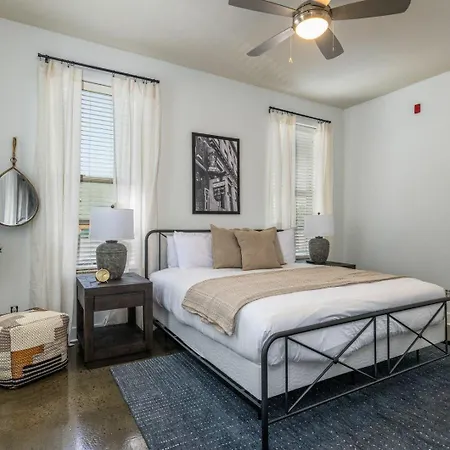 4 Designer Loft Units - Min To Broadway Nashville