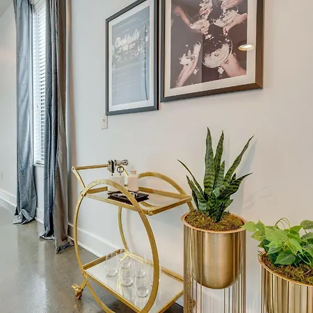 4 Designer Loft Units - Min To Broadway 4*