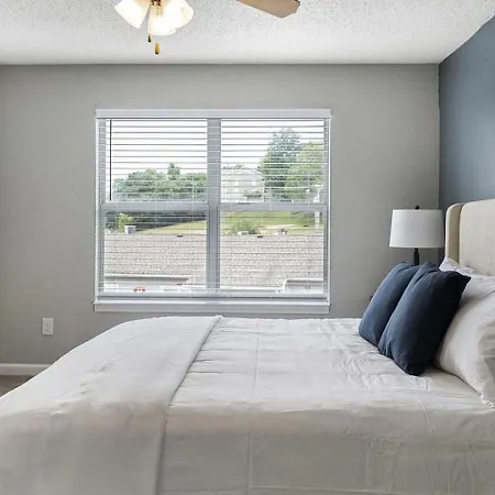 Landing Modern With Amazing Amenities
