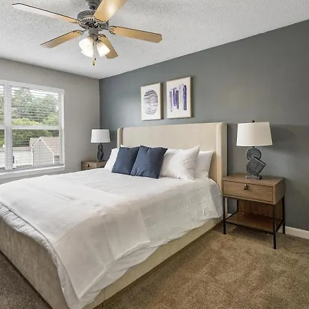 Apartment Landing Modern With Amazing Amenities Nashville