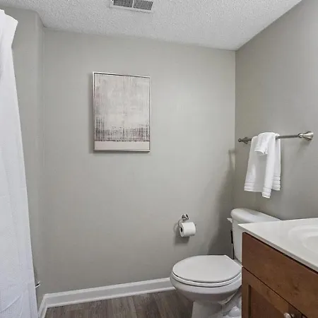 Landing Modern With Amazing Amenities * Nashville