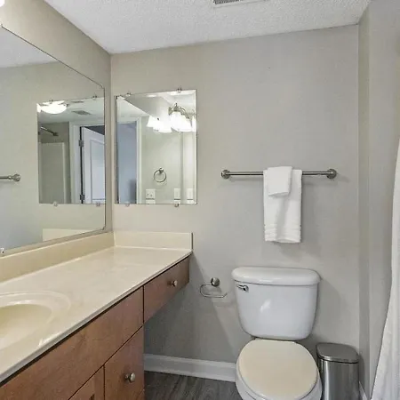 Landing Modern With Amazing Amenities Apartment