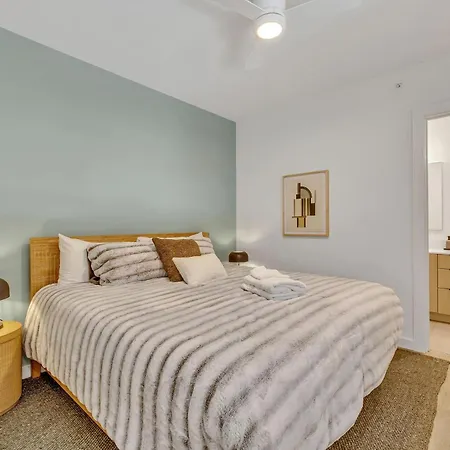 - 635 7th Ave S Unit 610 *