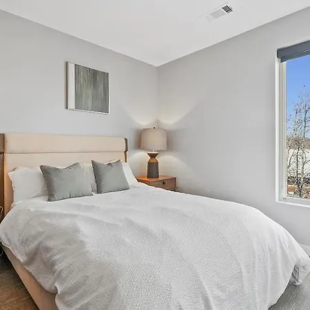 Apartment Landing At Fifty Forty Flats - 2 Bedrooms In Lenox Village
