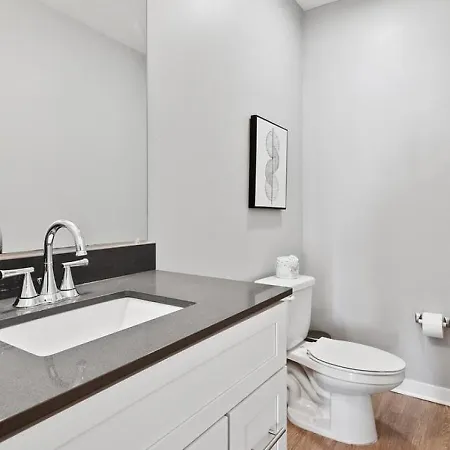Apartment Landing At Fifty Forty Flats - 2 Bedrooms In Lenox Village