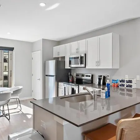 Apartment Landing At Fifty Forty Flats - 2 Bedrooms In Lenox Village