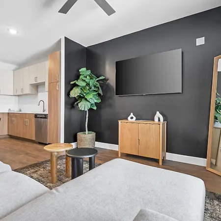 Apartment The Celebrity The Gulch