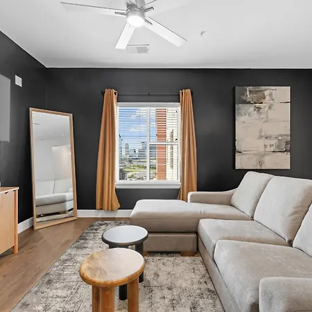 The Celebrity The Gulch Apartment