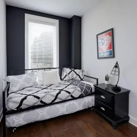 Weho Home, Geodis Park, Private Movie Theater! 10min To Broadway! Sleeps 10! Holiday home *