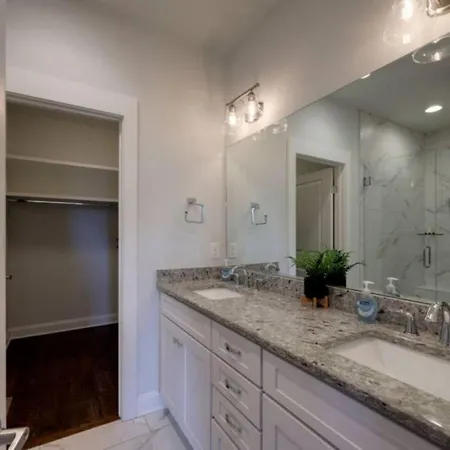 Weho Home, Geodis Park, Private Movie Theater! 10min To Broadway! Sleeps 10! * Nashville