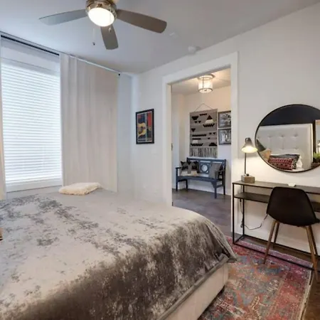 Weho Home, Geodis Park, Private Movie Theater! 10min To Broadway! Sleeps 10! Holiday home Nashville