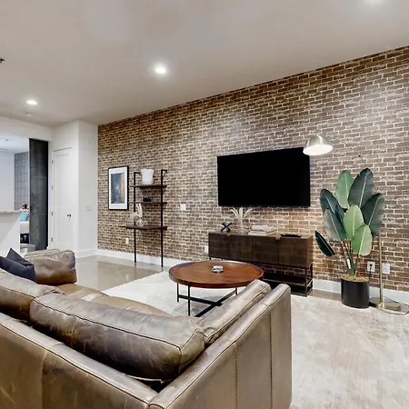 Apartment Lofts At 30th - Urban Row *