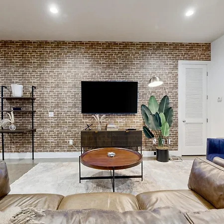 Lofts At 30th - Urban Row Apartment