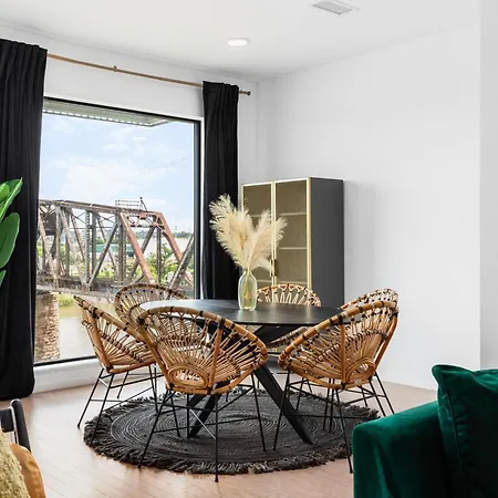 Holiday home River View High-end With Private Patio And Free Parking Nashville