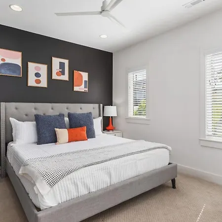 Holiday home Walk To Belmont, 12 South With Private Patio And Garage