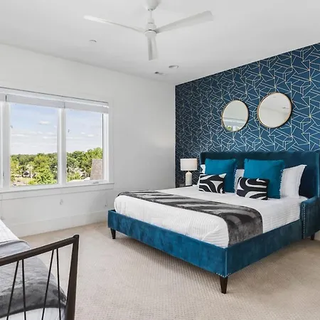 Holiday home Walk To Belmont, 12 South With Private Patio And Garage Nashville