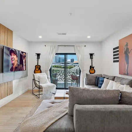 Holiday home Riffs - 2 Unit Odyssey Combo - Heart Of Midtown Nashville