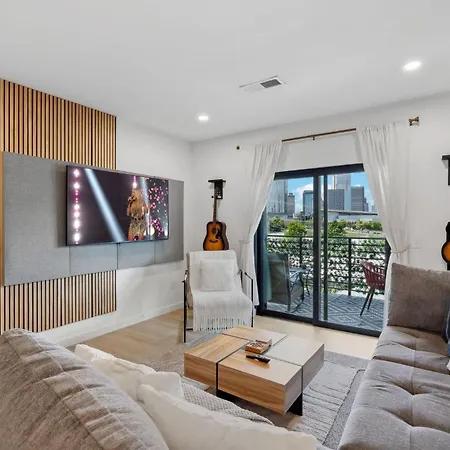 Holiday home Riffs - 2 Unit Odyssey Combo - Heart Of Midtown