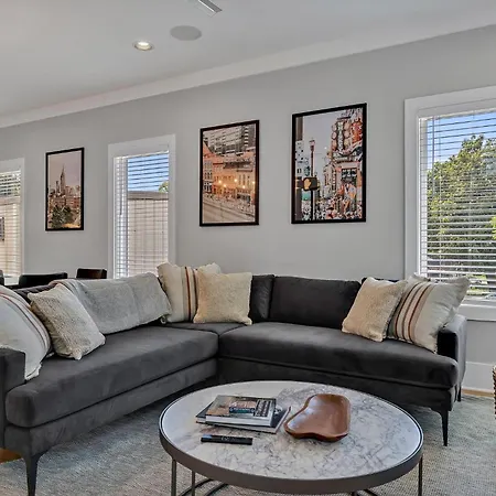 Double Treble - 2 Townhomes - Private Rooftops Holiday home