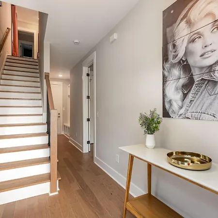 Gns Essentials - - 223 Oceola Ave #13