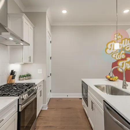 Gns Essentials - - 223 Oceola Ave #13 Nashville