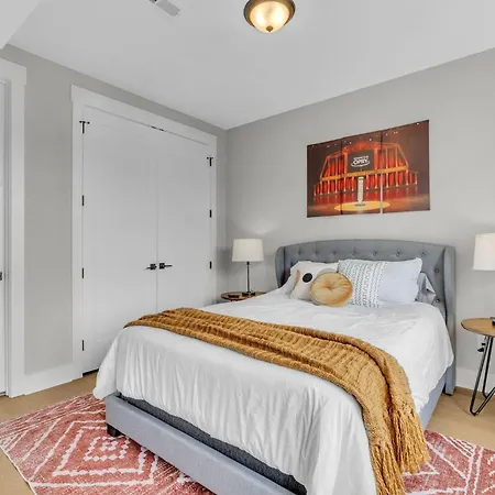 Gns Essentials - - 223 Oceola Ave #11 * Nashville
