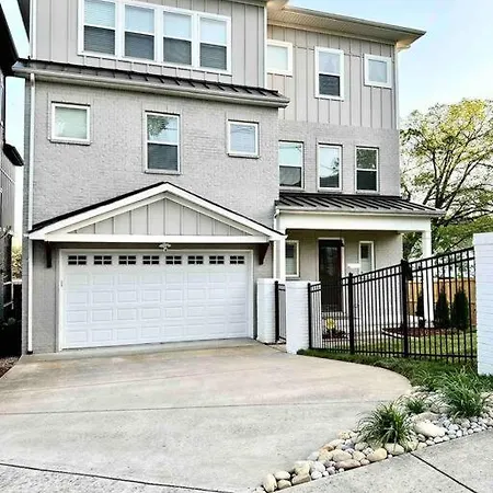 New Luxury Big House Near Gulch 4 King 4 Queen 2 Twin