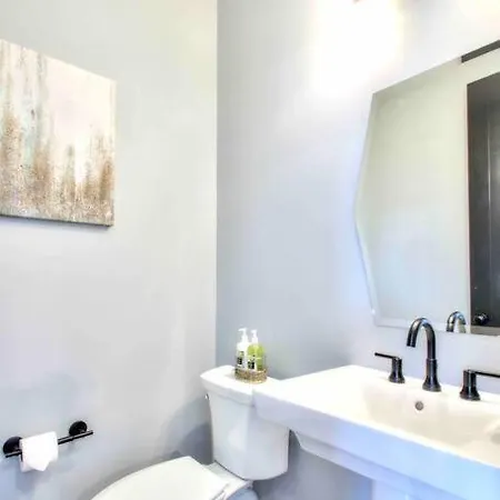Luxurious Morden Loft Huge Rooftop & Skyline Views Nashville