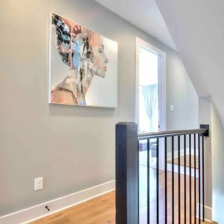 Luxurious Morden Loft Huge Rooftop & Skyline Views Holiday home Nashville
