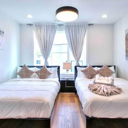 Luxurious Morden Loft Huge Rooftop & Skyline Views Holiday home Nashville