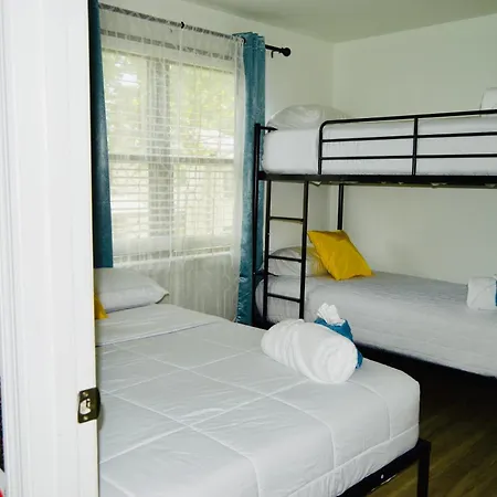 Beautiful Condo,minutes From Broadway Sleep 6! Apartment *