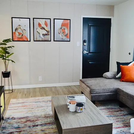 Beautiful Condo,minutes From Broadway Sleep 6! Nashville