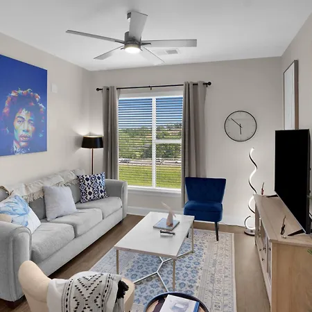 Apartment Hendrix Pool Gym Free Parking Nashville