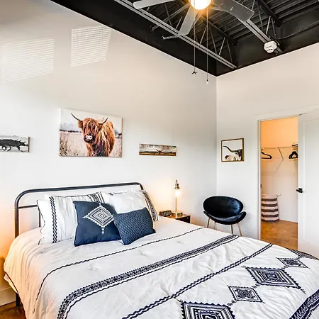 Modern Condo: 5 Mi To Downtown! Holiday home Nashville