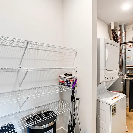 Holiday home Modern Condo: 5 Mi To Downtown! *