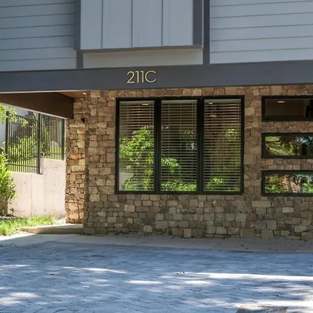 Mayas Luxury Oasis 2 Miles To Broadway Holiday home Nashville