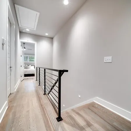 Holiday home Sojourners Haven - 2 Mi To Downtown & Broadway