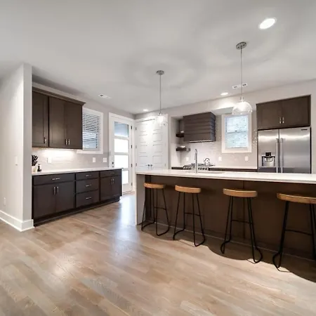 Sojourners Haven - 2 Mi To Downtown & Broadway Holiday home