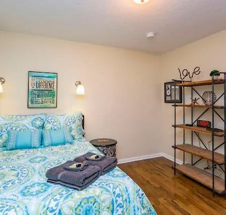 3 Bedroom Only 3 Miles From Downtown