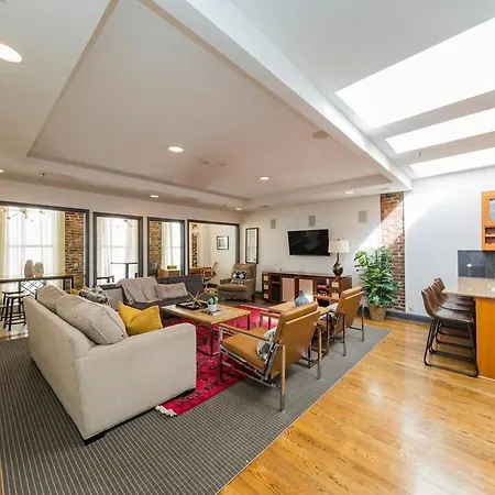 2 Chic Lofts Right On Broadway Strip Sleeps 10 Nashville