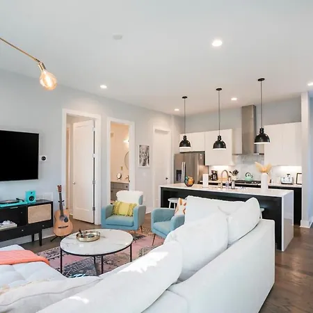 1 Mile To Downtown 4br 4ba W Rooftop Deck *