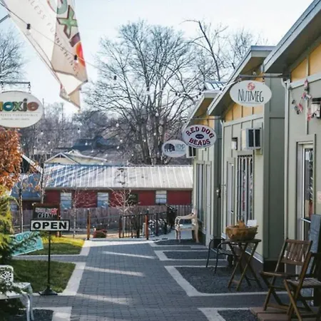 Holiday home Perfect In Prime Walkable Location