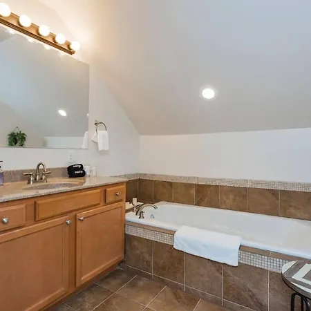 Perfect In Prime Walkable Location