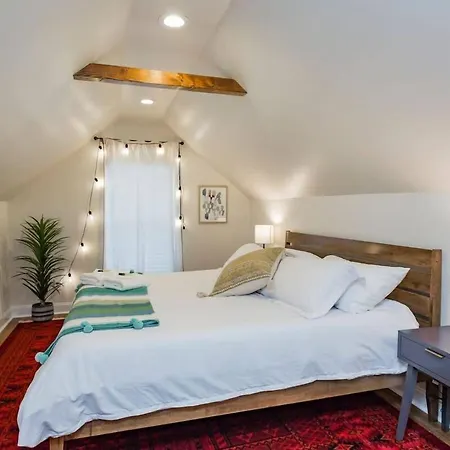 Perfect In Prime Walkable Location Holiday home Nashville